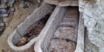 كشف أثري جديد في المنيا .. ما سر المومياء المحروقة؟