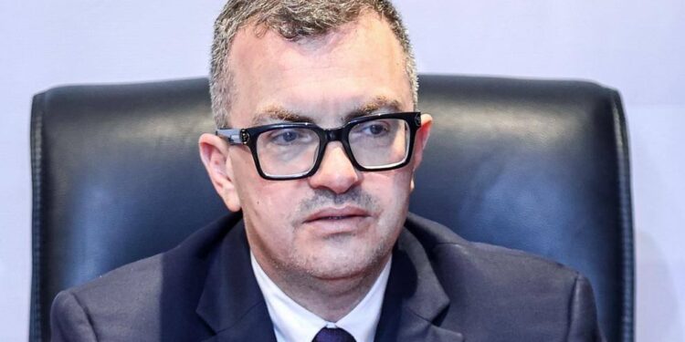 الحكومة تناقش تلبية احتياجات الاستثمارات من الأيدي العاملة الماهرة.. ما الخطة؟