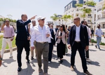المهندس عمرو سليمان في جولة ميدانية لتفقد مشروعات ماونتن ڤيو في القاهرة الجديدة