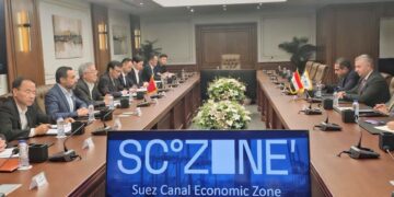 مصر تبحث مع وفد صيني فرص الاستثمار والتوسع الصناعي في المنطقة الاقتصادية لقناة السويس