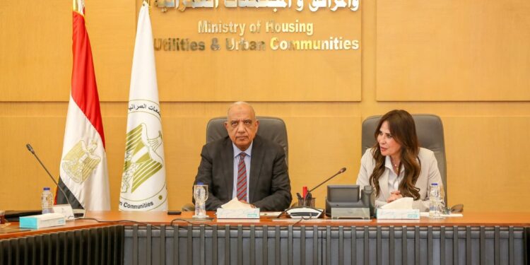 الإسكان والكهرباء يوقعان مذكرة تفاهم لحوكمة ترشيد استهلاك الكهرباء بالمدن الجديدة