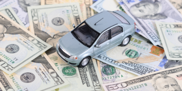 هل يؤدي تراجع الدولار لانخفاض أسعار السيارات؟
