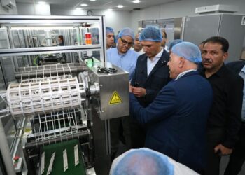 وزير الصناعة يتفقد مجمعات الصناعات البلاستيكية بالأسكندرية ويعلن قرب طرح «مرغم 3» لصغار المستثمرين