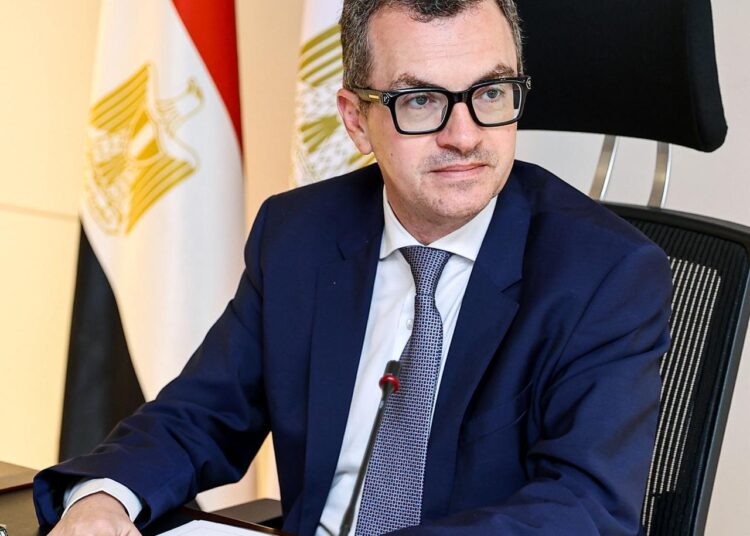 وزير التخطيط يشهد توسعات جديدة في مجالات التأمين الصحي واستثمارات القرى