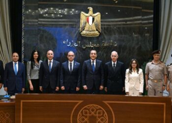 رئيس الوزراء يشهد توقيع شراكة استراتيجية لتطوير وإدارة 172 محطة وقود “وطنية”