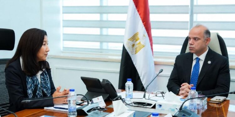 وزير الاستثمار يبحث تعزيز التمويل المستدام ودعم التحول الأخضر في مصر