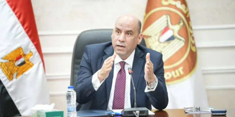 4504 فرص عمل بـ77 شركة خاصة في 14 محافظة خلال يونيو الجاري