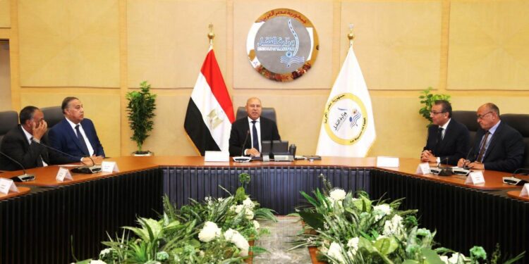 وزير النقل: 11.5 مليار جنيه إيرادات القابضة للطرق والكباري ورفع رأس المال إلى 1.5 مليار جنيه
