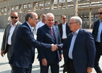 نائب رئيس الوزراء يتفقد مصانع «سيجوارت» ويؤكد دعم الدولة لتعميق التصنيع المحلي