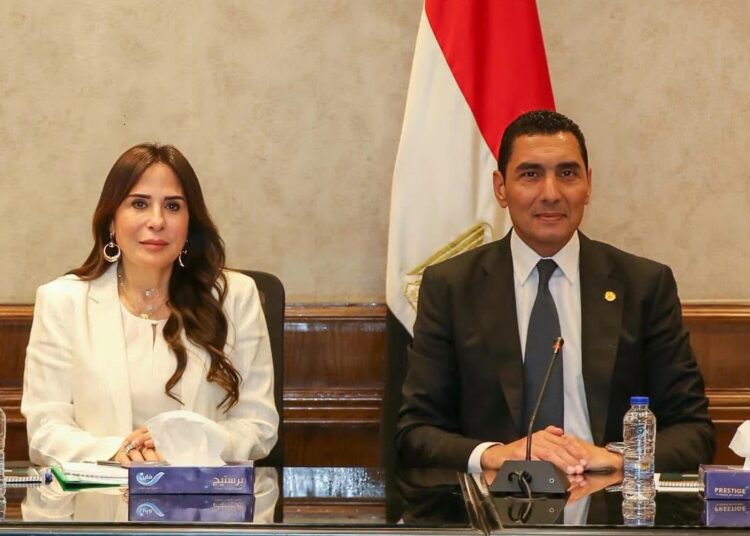وزارتا الشباب والرياضة والإسكان تبحثان تعزيز التعاون في تطوير المنشآت الرياضية داخل المدن الجديدة