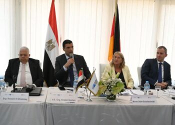 وزير الصناعة يبحث مع وفد ألماني سبل التعاون وجذب الشركات الألمانية للسوق المصري