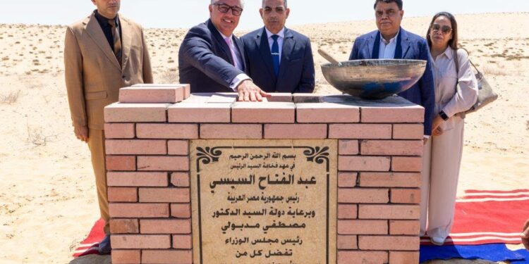 الاقتصادية لقناة السويس تضع حجر أساس مصنع هندي للسبائك المعدنية بسيناء