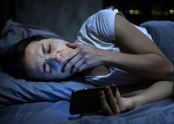 كيف تتخلص من الأرق وتستعيد نومك الطبيعي؟ نصائح طبية لتحسين النوم ليلًا