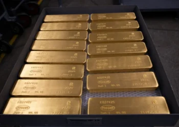 عيار 21 يفقد 45 جنيهًا .. تراجع أسعار الذهب في مصر مع بداية تعاملات الخميس..