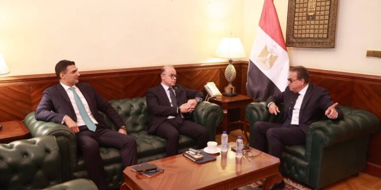وزير الصحة يبحث مع وزيري الاستثمار والصناعة آليات الحد من الأمراض المرتبطة بالسكر