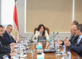 الإسكان تتابع مع “إنكوم” و “CSCEC” تسليمات “الداون تاون” بالعاصمة الإدارية الجديدة