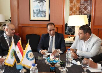 فوسفات مصر تبحث تعزيز الجودة والتوسع في التصدير مع SGS وTUV