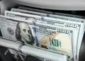 ارتفاع الدولار أمام الجنيه في 5 بنوك ببداية تعاملات الخميس.. وكريدي أجريكول يسجل أكبر زيادة