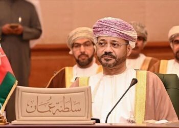 وزير الخارجية العُماني: لا رسوم عبور في مضيق هرمز