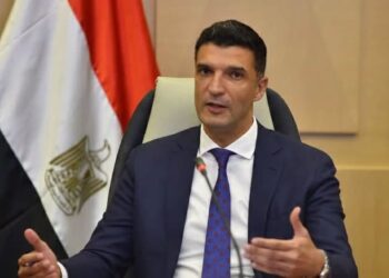 وزير الصناعة يبحث مع شركة صينية إقامة مجمع صناعي لدعم صناعة السيارات في مصر