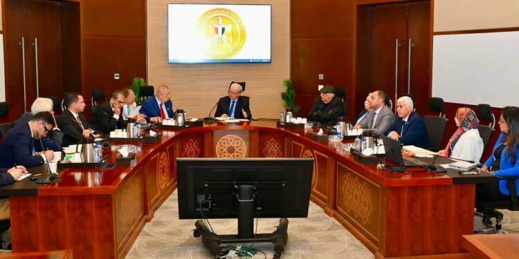 نائب رئيس الوزراء للشؤون الاقتصادية يبحث مع اتحاد المستثمرين تعزيز الاستثمار ودعم دور القطاع الخاص