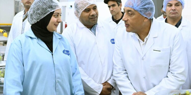 مدبولي يتفقد مزارع «بلكو».. ويؤكد: التوسع في التكنولوجيا الزراعية الحديثة يعزز كفاءة الإنتاج