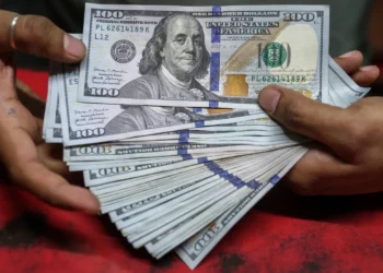 ارتفاع سعر الدولار أمام الجنيه المصري في ختام تعاملات الخميس.. و49.75 جنيه أعلى سعر للبيع