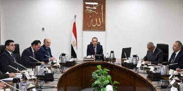 رئيس الوزراء يستعرض خطة متكاملة لتطوير زراعة وصناعة الكتان ومحاور تطوير القطاع