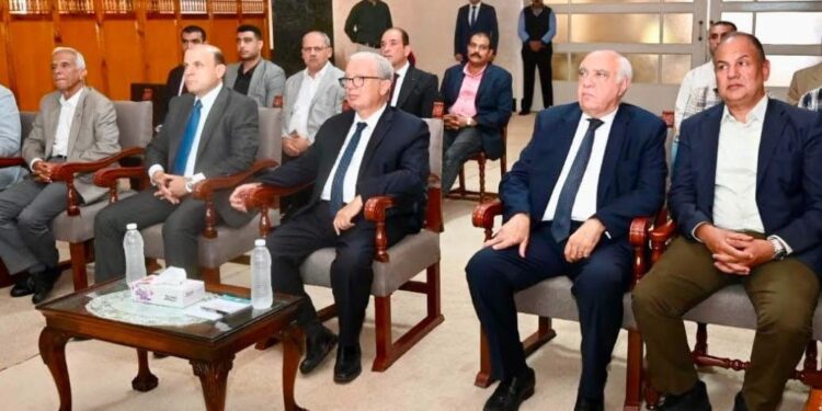 نائب رئيس الوزراء يتفقد المشروع القومي لتطوير صناعة الغزل والنسيج