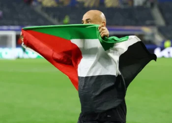 صحيفة أرجنتينية: ترقب قرار “فيفا” بشأن حسام حسن بعد رفعه علم فلسطين في كأس العالم