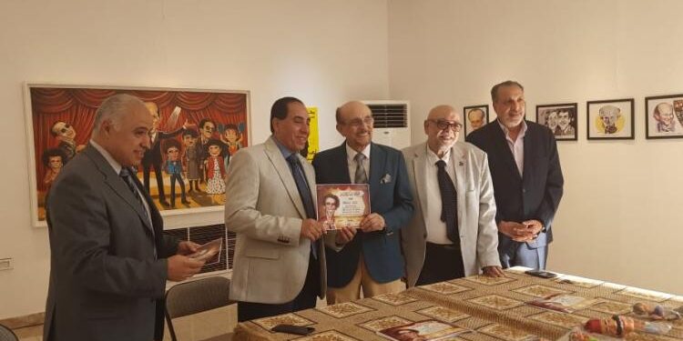 محمد صبحي يُكرم المشاركين في معرض “فارس الفن العربي” بمتحف محمود مختار