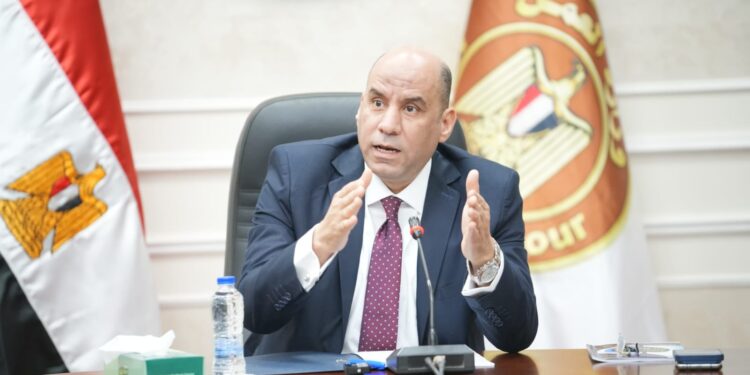 وزير العمل يعلن توفير 4210 فرص عمل جديدة بمشروع محطة الضبعة النووية
