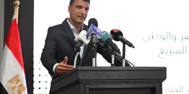 وزير الصناعة يبحث مع شنايدر إلكتريك خطط التوسع في مصر وتعزيز الصادرات