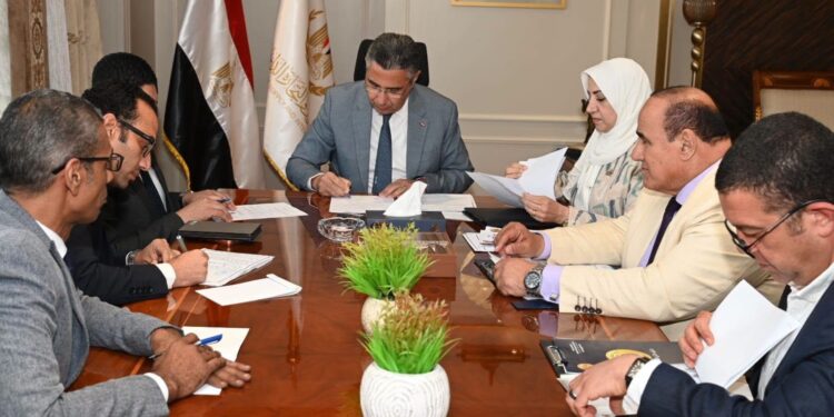 وزير التموين يلتقي أعضاء بمجلسي النواب والشيوخ لبحث مطالب المواطنين وتطوير الخدمات