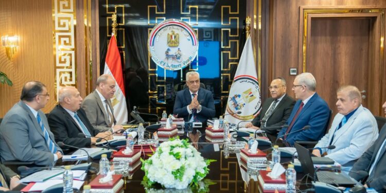 وزير الإنتاج الحربي: تأهيل الكوادر الفنية والقيادية أولوية لرفع الإنتاجية ودعم التطوير المستدام