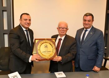 نائب رئيس الوزراء: طرح 20 شركة بالبورصة وإعادة هيكلة الهيئات الاقتصادية دون المساس بالعاملين