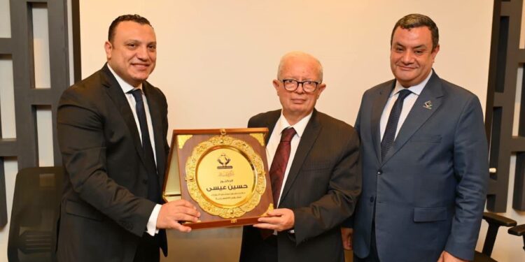 نائب رئيس الوزراء: طرح 20 شركة بالبورصة وإعادة هيكلة الهيئات الاقتصادية دون المساس بالعاملين