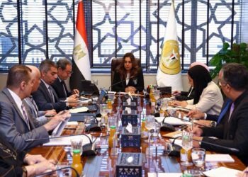 وزيرة التنمية المحلية والبيئة تبحث فرص الاستثمار بالمحميات الطبيعية