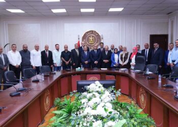 وزير العمل يلتقي ممثلي شركات إلحاق العمالة بالخارج لتعزيز التعاون وتوفير فرص عمل لائقة للشباب