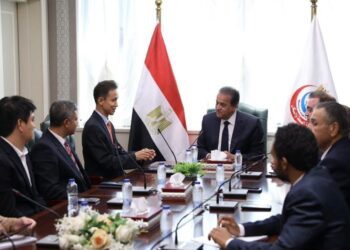 وزير الصحة يبحث مع سامسونج للإلكترونيات تعزيز التعاون في التدريب الطبي والتحول الرقمي
