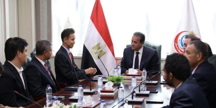 وزير الصحة يبحث مع سامسونج للإلكترونيات تعزيز التعاون في التدريب الطبي والتحول الرقمي