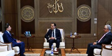 مصر تبحث توسيع استثمارات “موانئ دبي العالمية” في المنطقة الاقتصادية لقناة السويس