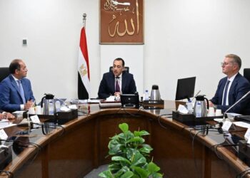 رئيس الوزراء يتابع تعزيز المخزون الاستراتيجي من المنتجات البترولية لضمان استقرار الأسواق