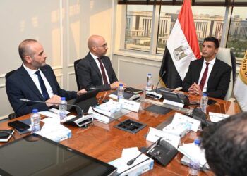 وزير الصناعة يبحث مع «ABB مصر» خططها التوسعية ودعم توطين الصناعات الكهربائية وزيادة الصادرات