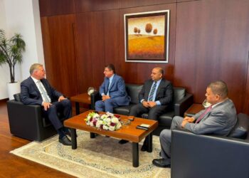 وزير البترول يبحث مع شركة مناجم الفوسفات الأردنية التعاون في الصناعات التعدينية