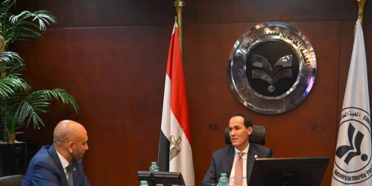 هيئة الاستثمار تبحث مع «موانئ دبي العالمية» خطط التوسع بقطاع الخدمات اللوجستية
