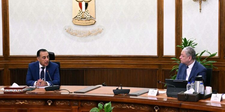مدبولي يتابع استعدادات تنفيذ المرحلة الثانية من “حياة كريمة” ويوجه بتسريع وتيرة التنفيذ
