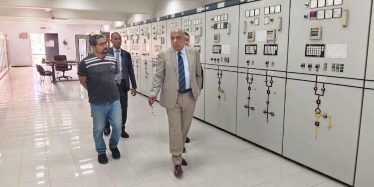 وزير الكهرباء يتفقد محطة محولات القاهرة الجديدة ويدعم تطوير الشبكة لمواكبة زيادة الطلب على الطاقة