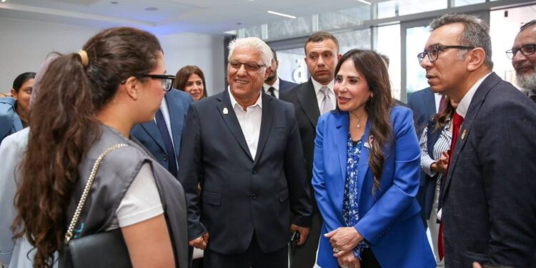 وزيرة الإسكان تتفقد مستشفى “بهية” بالشيخ زايد وتؤكد استمرار دعم محاربات سرطان الثدي