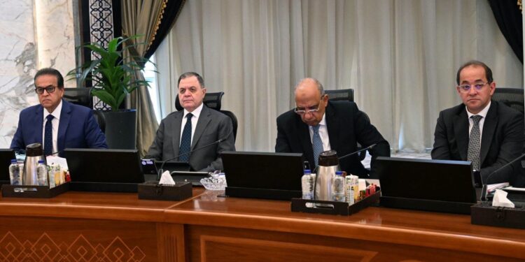 مصر تستهدف رفع قدرات الطاقة المتجددة إلى أكثر من 30 ألف ميجاوات بحلول 2029